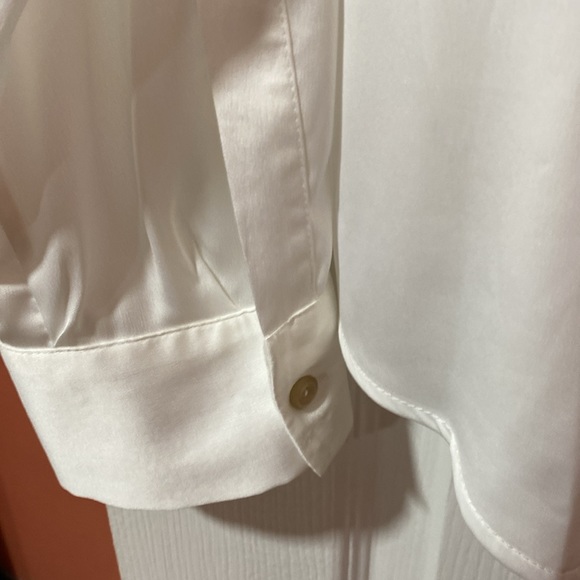 Donna Karan New York off white long sleeve blouse.  Mint condition - Picture 3 of 7